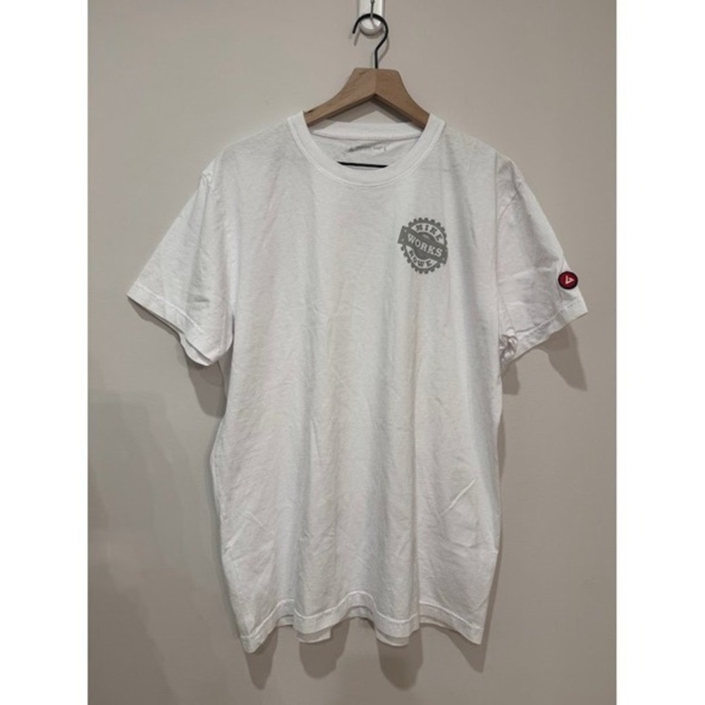 American Giant Mens T Shirt Mike Works Hard Play Hard Graphic Tee‎ White Size L
